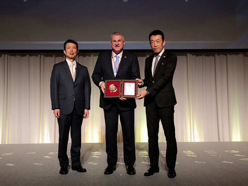 (from left to right) Mr Akira Onishi, President Toyota Industries Corporation, Steve Takacs President and CEO TMHA, Tom Nakazawa Chairman TMHA