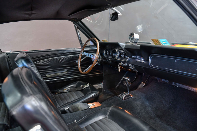 Gosford -preview -American -Mustang -interior