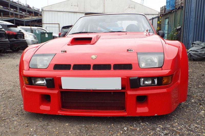 Lloyds -Porsche -924-GTR