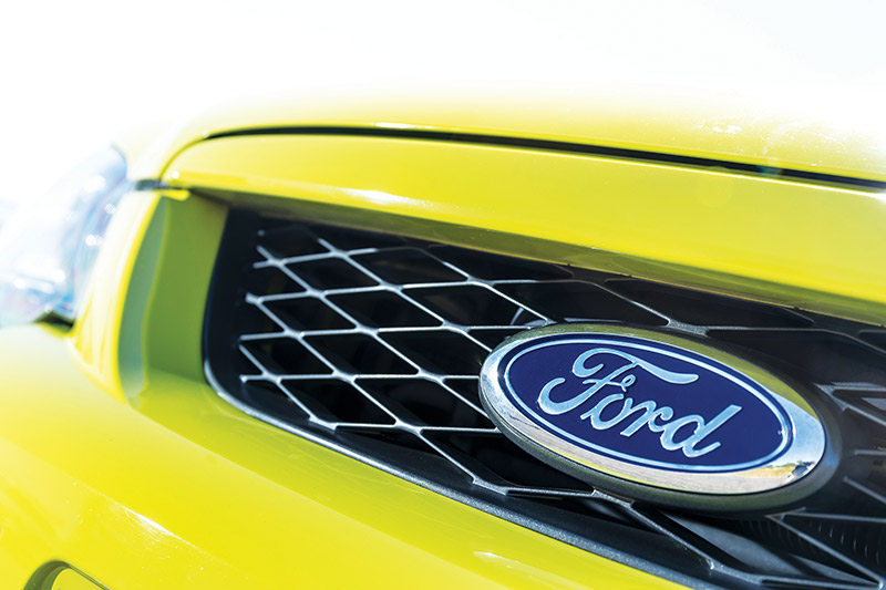 Ford -falcon -xr 6-grille