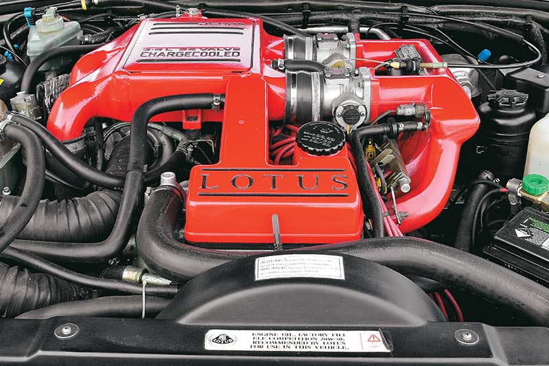 Lotus -carlton -engine -bay