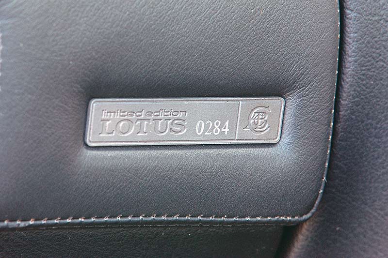 Lotus -carlton -badge -2