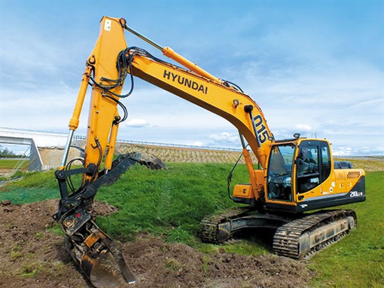 Hyundai -R210LC-9-excavator -1