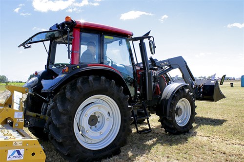 3385_Valtra -N113-tractor _2