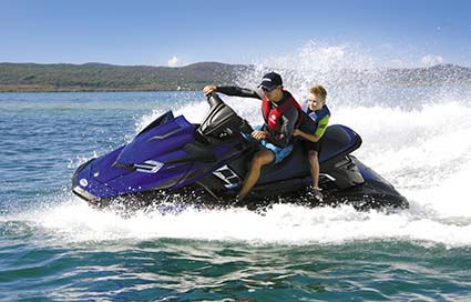 YAMAHA FX SVHO WAVERUNNER TURNING