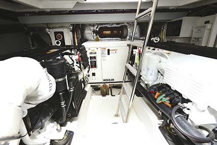 CRUISERS YACHTS 41 CANTIUS ENGINE ROOM