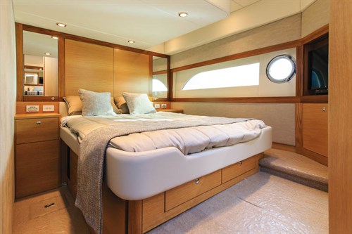 Riviera 515 SUV stateroom