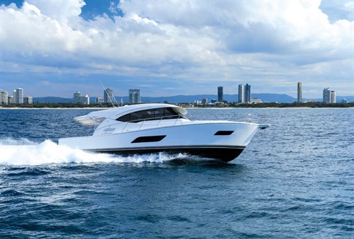 Riviera 515 SUV on-water performance