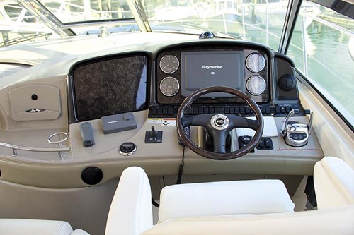 2008 Sea Ray 440 Sport helm