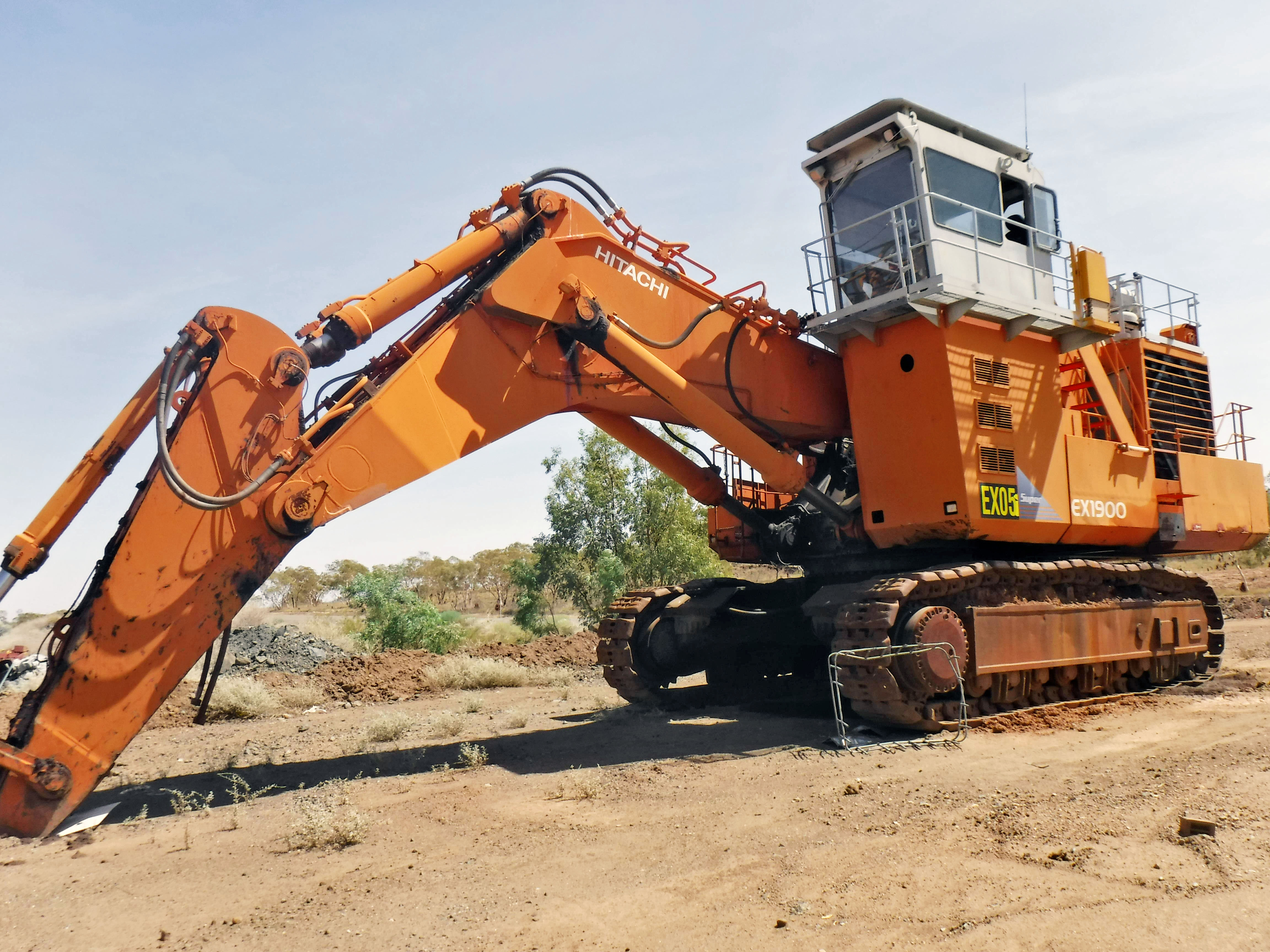 見越 2001 HITACHI EX1900-5 for sale (refcode TA1071931)