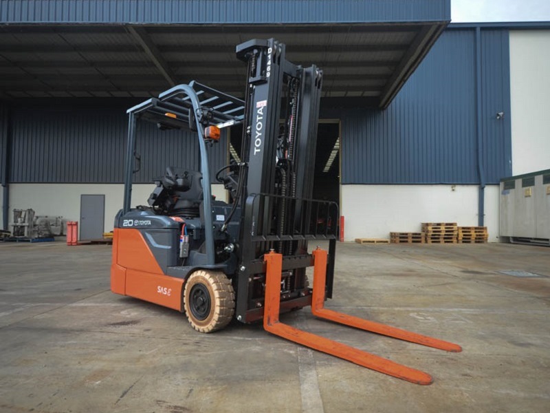 Toyota 8FBE20 electric forklift
